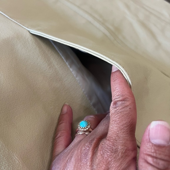 NWT VINTAGE USA Genuine Leather Jacket in Bone | Classic | Fall | Winter - Picture 12 of 13